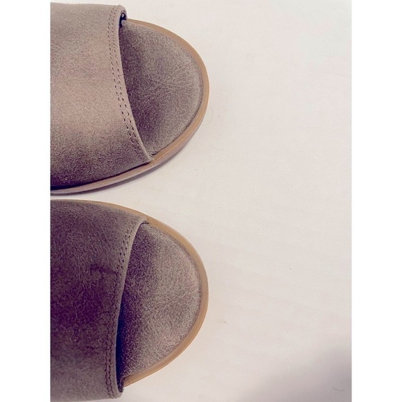 FERGILICIOUS BY FERGIE ANKLE BOOT TAUPE COLOR WOMENS SIZE 6 - Picture 8 of 9